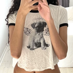 T-shirt - Supersöt T-shirt, använt 1 gång. Mötas upp i Stockholm eller fraktas!