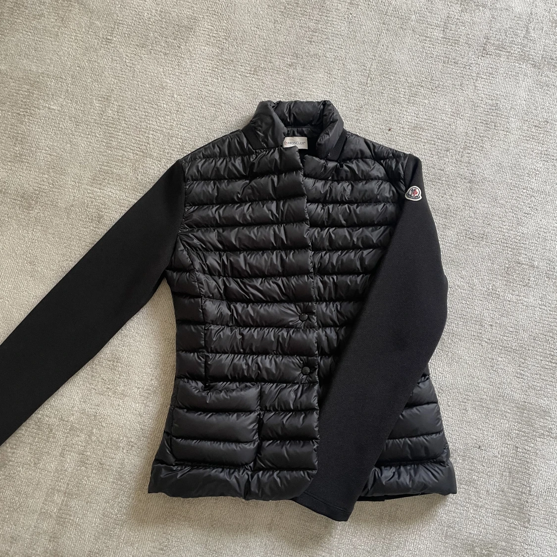 Moncler jacka svart