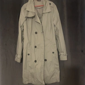 Trenchcoat  - Trenchcoat från esmara 