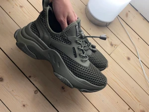 Steve maddens  - Strl 38 men mer som en 37a :)