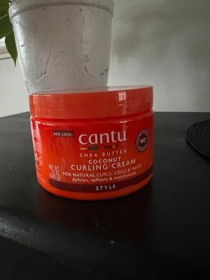 Cantu Curling cream - Endast testad, pytteliten mängd. 