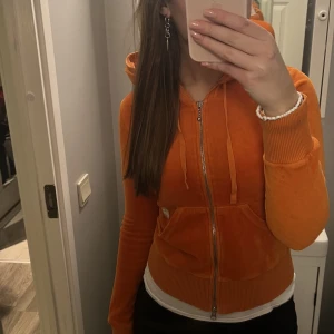 Odd Molly hoodie  - Zip up hoodie från odd Molly.  Storlek S.  Ordinarie pris 900kr  Nytt pris 450kr 