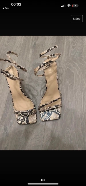 Klacskor  - Klackskor sandaletter från Missguided. Oanvända strl 39