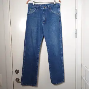 Retro Wrangler jeans i storlek 31x30, jättefint skick🌿