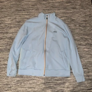 Hugo boss tröja - Hugo boss tröja Bra skicka  Använd 3 gånger Storlek M