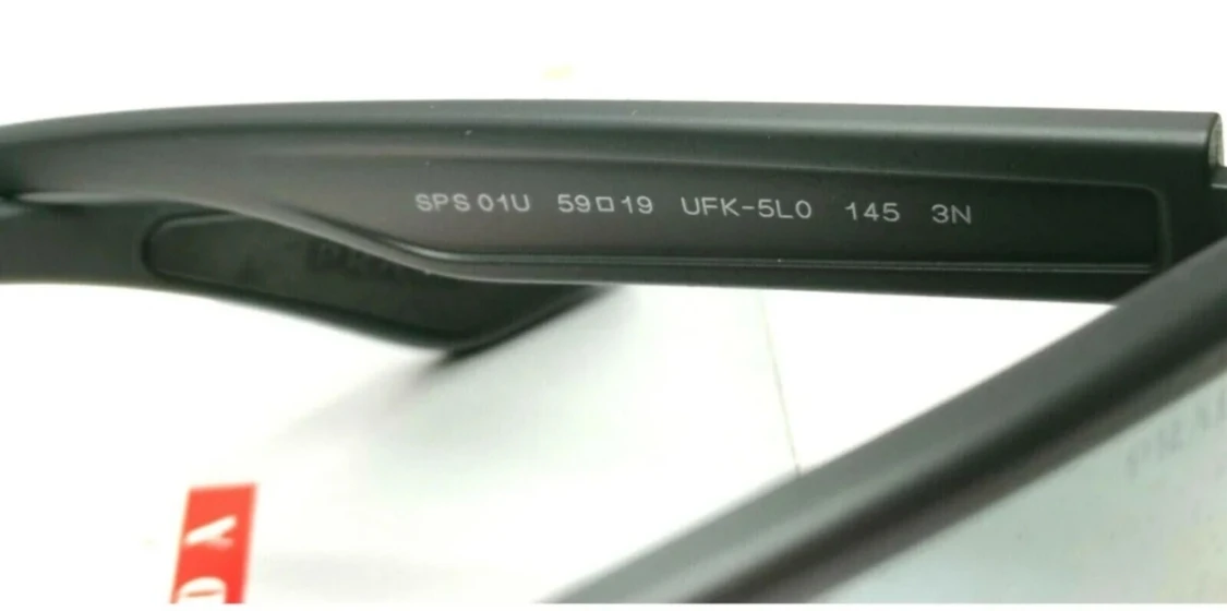 Prada Solglasögon  - 90