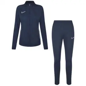 Fin Nike tracksuit i marinblå, perfekt till träning. Aldrig använd och är som ny. Skriv privat om fler bilder💕