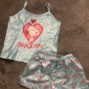 Ett pyjamassätt som aldrig har använts  - Jag har ingen användning för den, den bara ligger i min garderob 