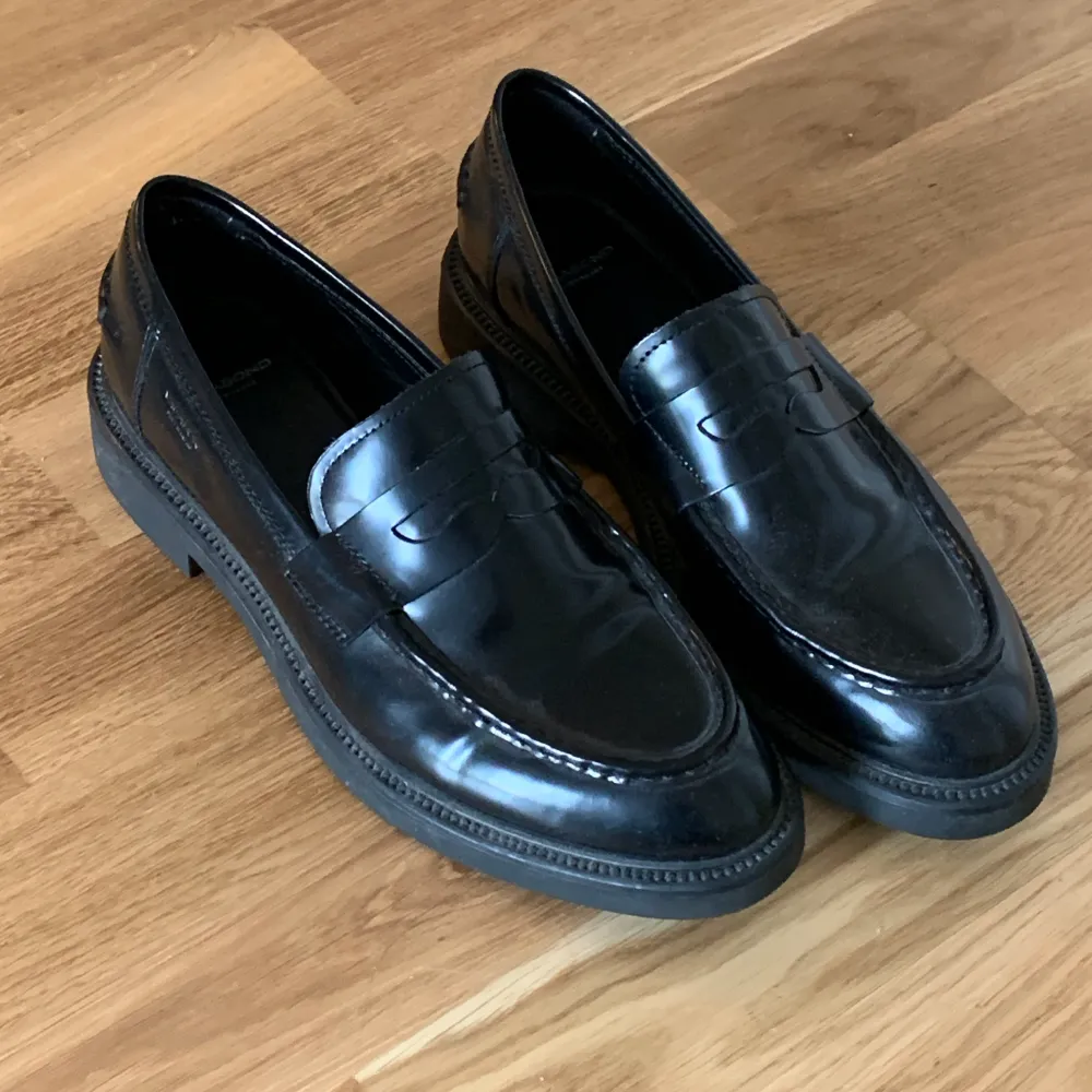 vagabond loafers i storlek 41! bara använd få gånger, bra skick. . Skor.