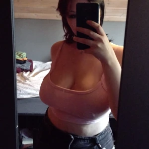 Rosa linne - Gillar den men inte riktigt min färg så säljer den. Använd nån gång.