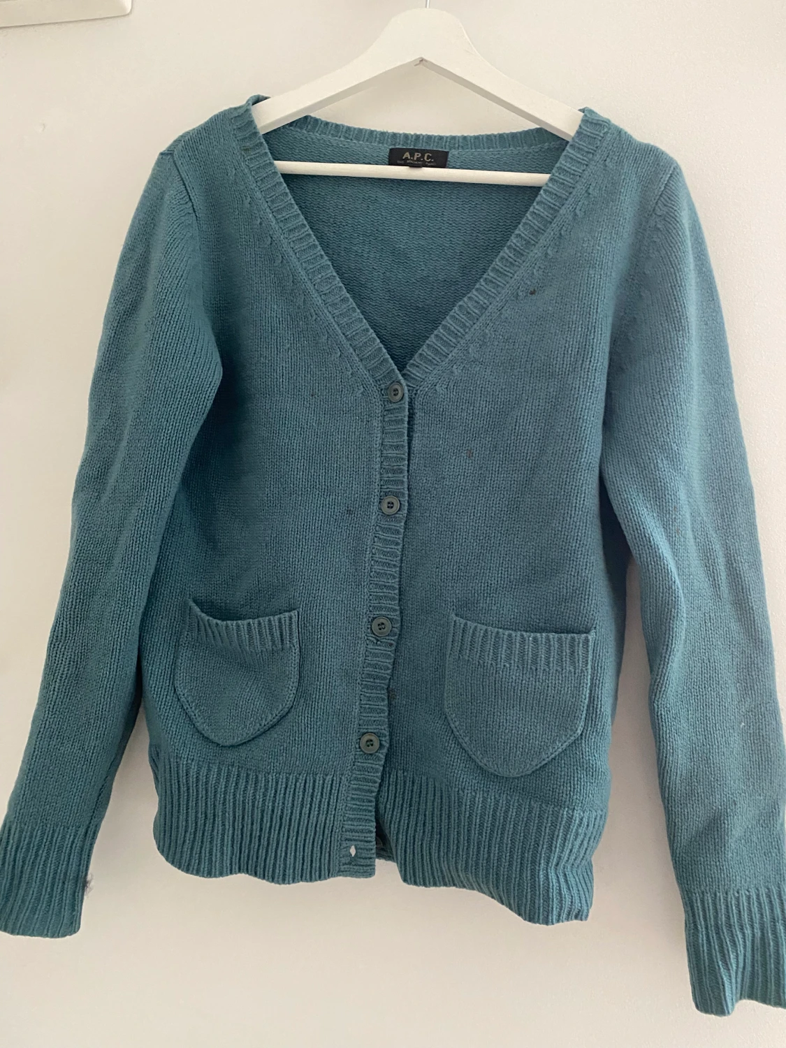 Stickad kofta från APC