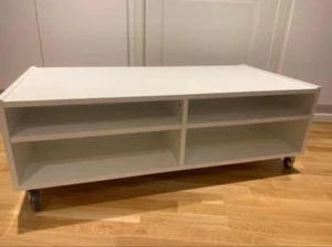 Tv bord  - Tv bord 170cm Mer info via meddelanden.  ENDAST AVHÄMTNING! 