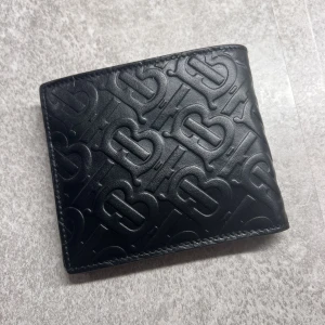 Burberry - Burberry helt ny plånbok Köpt från NK NYPRIS 5-6 tusen 