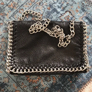 Stella McCartney  - En liknade Stella McCartney väska, OBS lägger upp igen pga oseriös köpare!💗