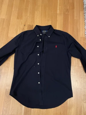 Ralph Laurent skjorta  - En riktigt fräsch Ralph lauren skjorta som bara har provats en gång 