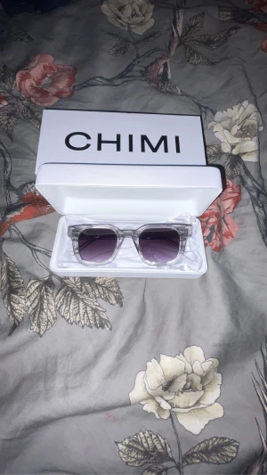 Chimi glasögon  - Skick: 9/10 Använda ett fåtal gånger.  