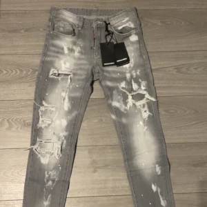 DSQUARED2 Jeans  - Storlek 30 Helt ny