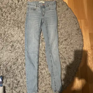 Molly jeans nyskick 