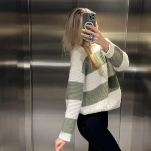 bik bok stickad tröja - stickad tröja, köptes från second hand, storlek S