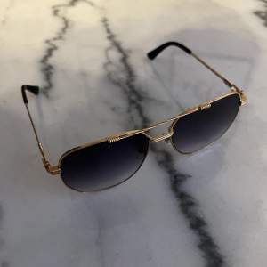 Säljer ett par helt nya Cartier Dumont solglassögon.