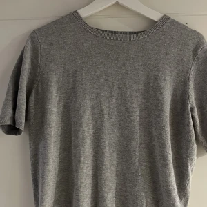 Stickad tröja  - Passar i s/m 