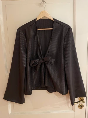 Egen sydd tröja  - Sytt en egen blus inspirerad av Matilda djerf 