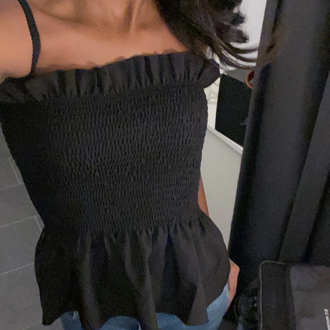 Gullig svart topp - 90