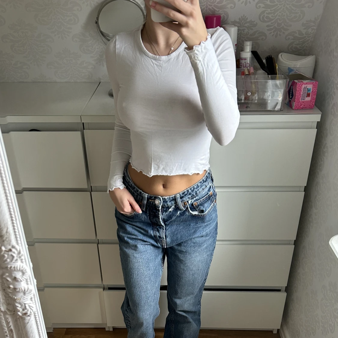 vit långärmad tröja