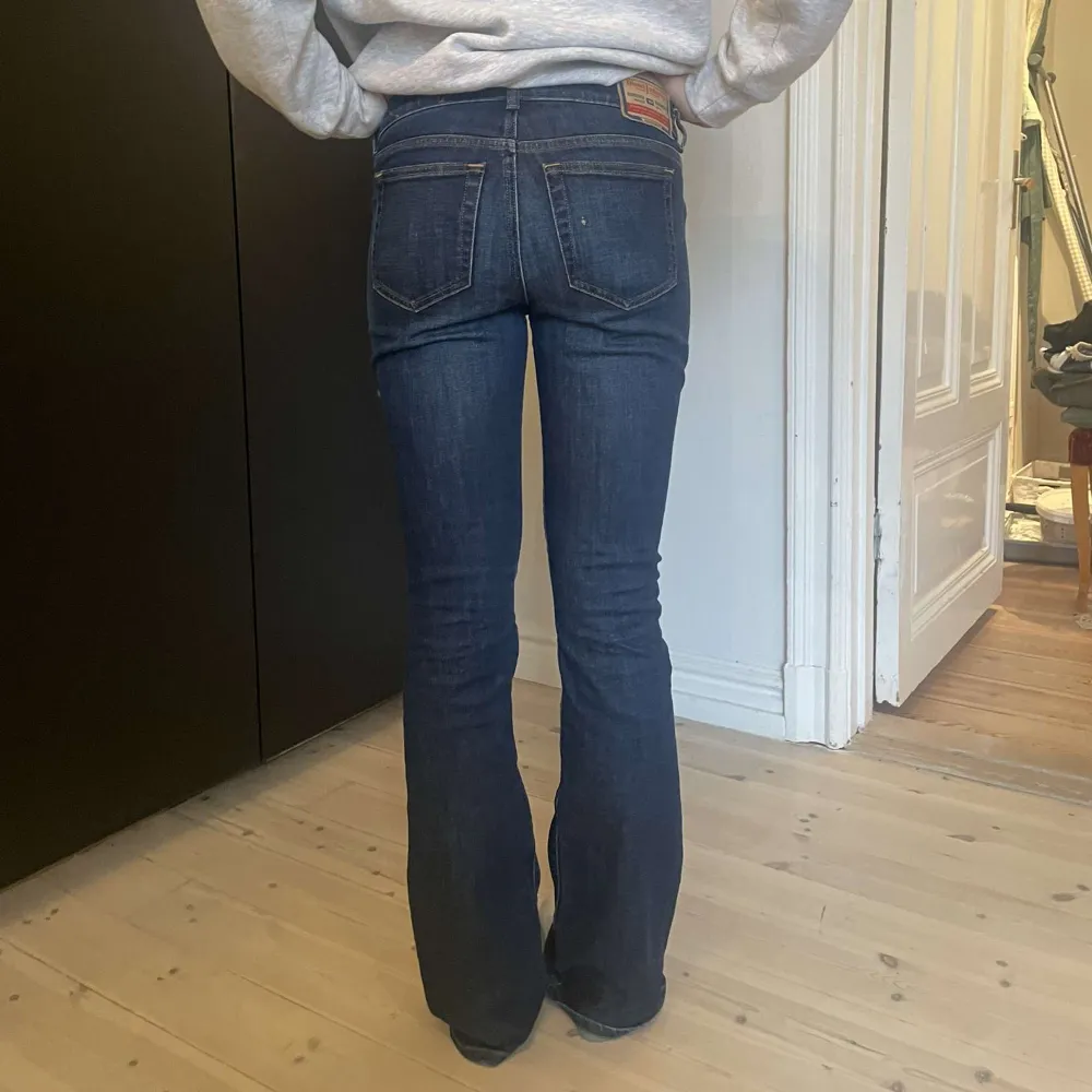 Jätte fina dieseljens som knappt är använda! Köpta för 2100kr💗. Jeans & Byxor.