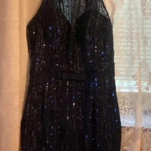 fest klänning  - nytt klänn med prislappen 