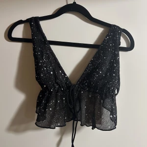 Topp - Jättefin men jag använder den inte, därför jag säljer den. 80kr pluss att köparen står för frakten 💗