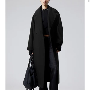 Kappa, Weekday - Säljer min kappa från weekday! Strl S.  Nypris 1490.  Fint skick, som ny! 