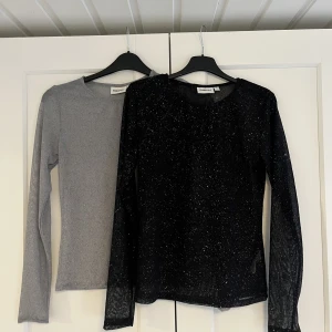 Glitter toppar - Superfina glittertoppar till vardags eller fest från Kappahl. De är aldrig använda, storlek S, säljer helst tillsammans 🥰😍