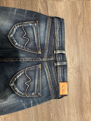 Super fina jeans!💕 - Säljer mina super fina jeans, waist 24, inseam 32!💕 Slut i alla storlekar på Zalando!💗