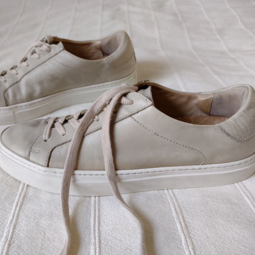 Beige Rizzo - beige sneakers/skor i skinn/läder - storlek 40 | Plick