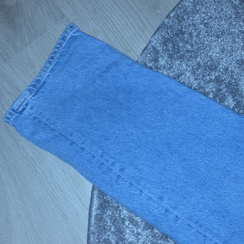Baggy Vailent jeans ljus blå, strl XS och de passar strl S. Jeans & Byxor.