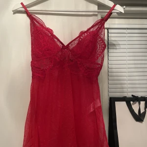 Fint linne/nattlinne - säljer detta snygga linne / nattlinne från Hunkemöller. Självklart aldrig använd❤️