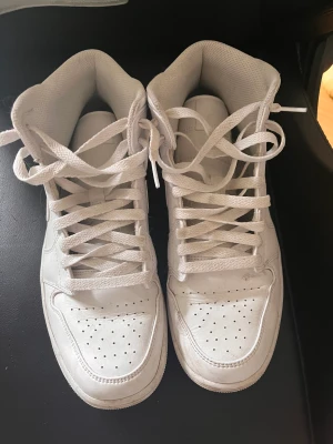 Jordan 1 white - Köpta i oktober förra året, användes bara i en vecka på grekland 