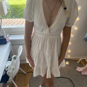 Zara kläning  - Så fin zara klänning. Bra skick. Storlek s. Hör av er vid intresse.