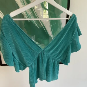 Grön topp - Bara använd några fåtal gånger så är i superfint skick