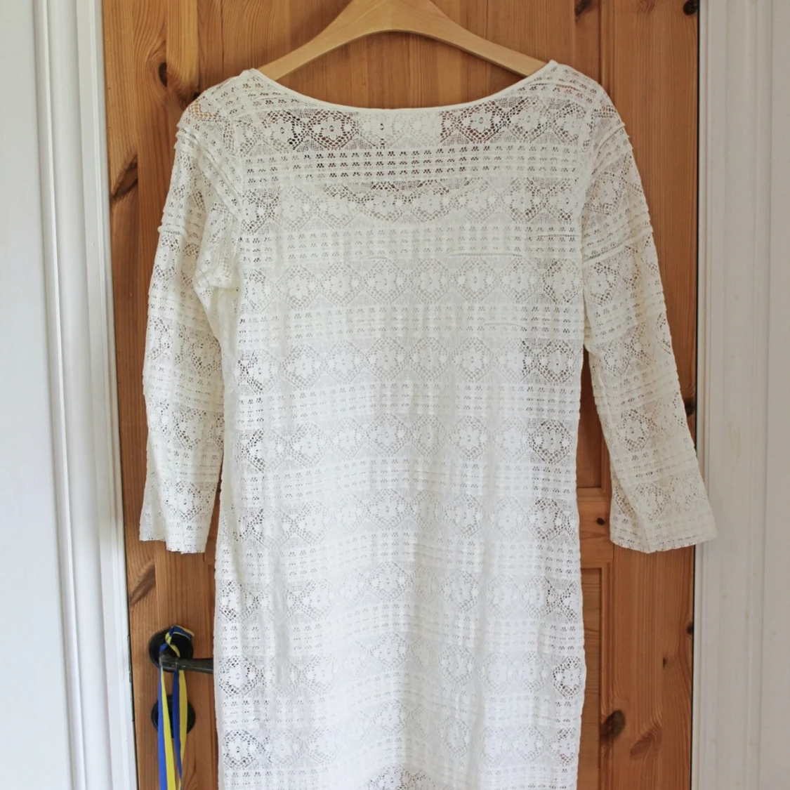 Vit sommarklänning i spets - 92