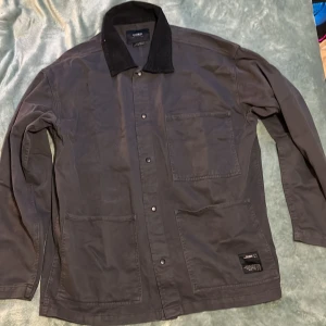 Overshirt  - Overshirt från pull&bear Helt oanvänd Storlek 38/M