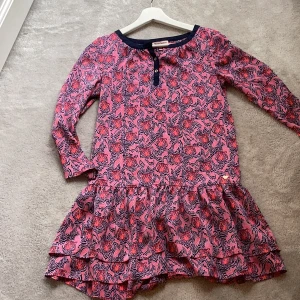 Juicy couture klänning säljes! - Juicy klänning i ungefär strlk 152, verkligen jätte fin men har växt ut den då jag är ungefär 1,58👍s