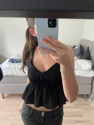 VOLANG TOPP - Super fin volang topp andvänd 1-2 gånger endast så i väldigt bra skick 🙏🏻