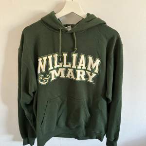 Vintage mörkgrön hoodie, storlek M, pris 200kr, se bilder för skick