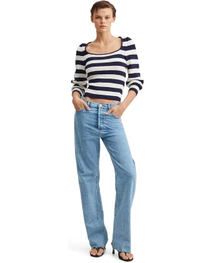 Stickad tröja - Säljer denna stickade tröja ifrån mango i storlek m. Är i bra skick och säljs då den inte kommer till användning💓🤗