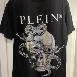 Philipp Plein  - Philipp Plein Oanvänd, säljes pga felköp  Storlek L 