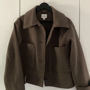 Höstjacka - En superfin och bra jacka som passar perfekt till hösten. I storlek S. Nyskick aldrig använd 