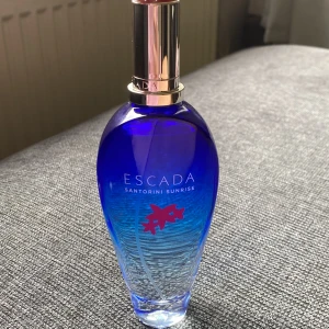 Escada parfym  - Escada parfym santorini sunrise, parfymen är ny och aldrig använt. 100 ml.