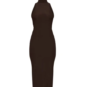 Brun open back klänning  - En sååå fin klänning! High neck och backless klänning som är maxi. Sitter som en smäck